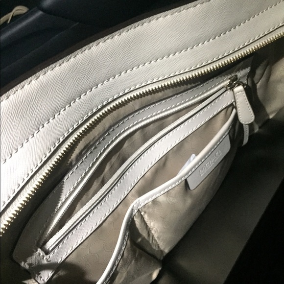 Large purse - Picture 4 of 4